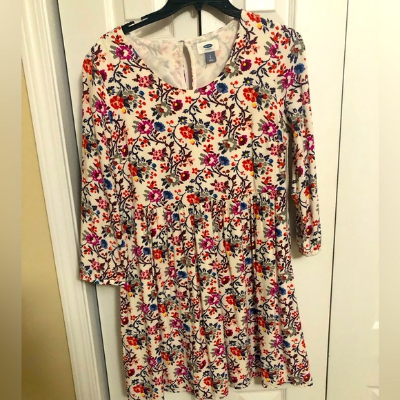 Old Navy Dresses & Skirts - Old Navy floral dress 3/4 length sleeves